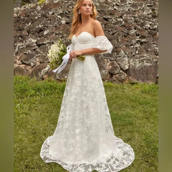 NWOT‎ Lulus Romantic Dedication White Floral Off-the-Shoulder Gown - Picture 3 of 11